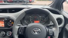 Toyota Yaris 1.33 VVT-i Design 5dr Petrol Hatchback